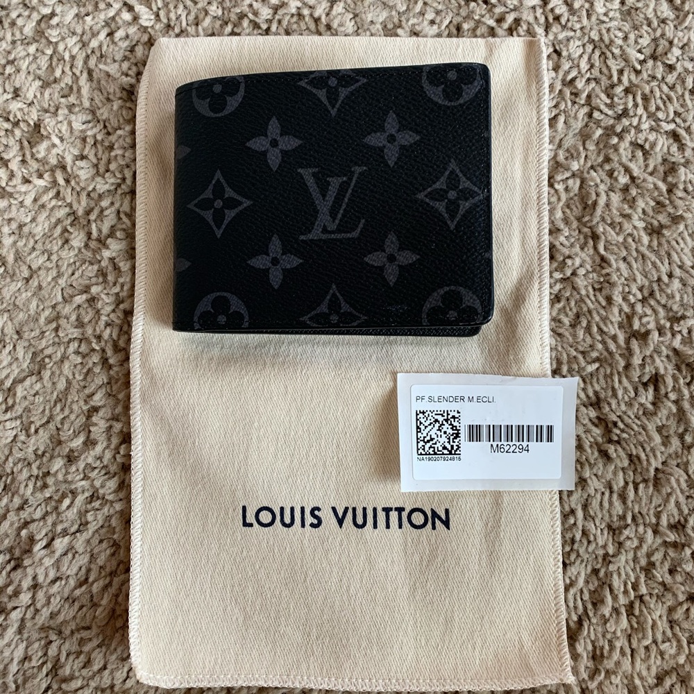 Louis Vuitton Men’s multiple wallet